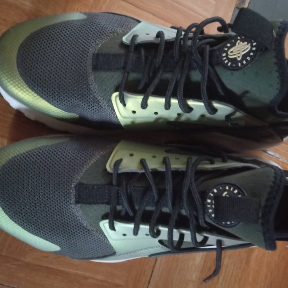 Nike shoes - Picture 3 of 5